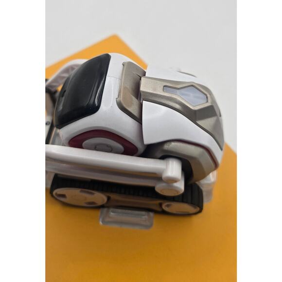 ANKI COZMO Robot Works & Lightly Used - Picture 6 of 11